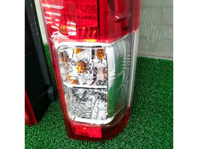Toyota
Hiace / 200 system
Genuine tail lens