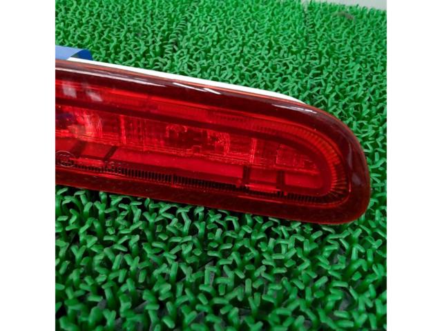 Toyota
Hiace
200 series
Genuine
High-mount stop lamp