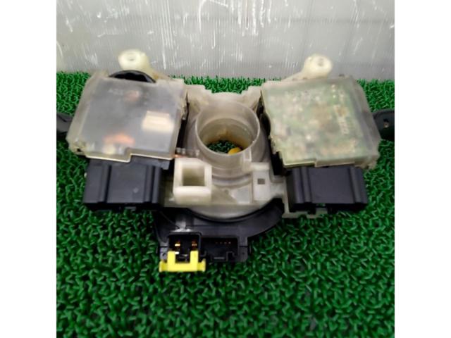 Toyota
Altezza / GXE10
Genuine combination switch