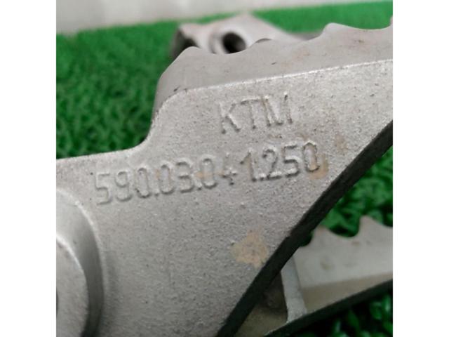 KTM950 スーパーエンデューロR 純正ステップ