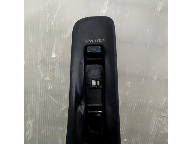 Nissan
Silvia S13
Genuine power window switch