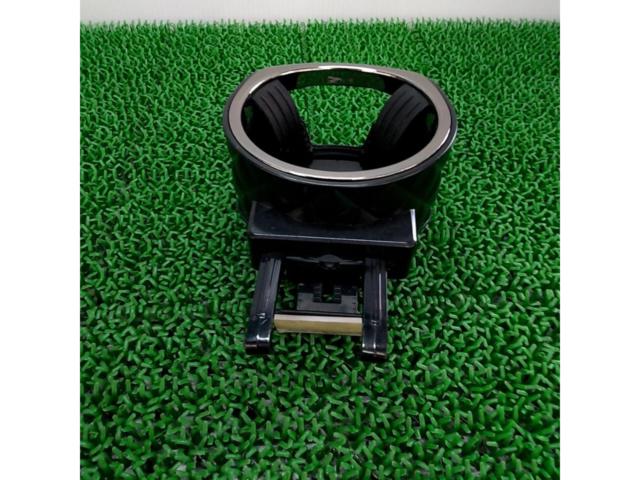 Air conditioner vent mounting manufacturer unknown
Drink holder