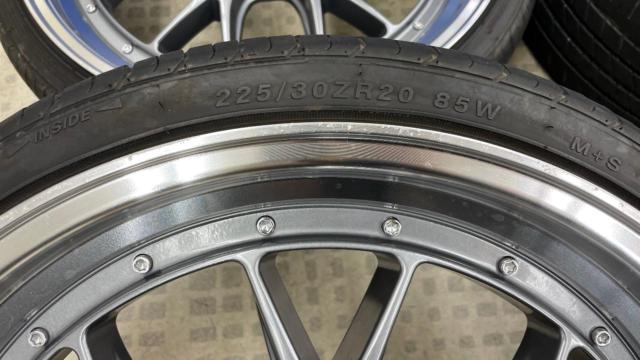 メーカー不明 LM風メッシュホイール+GRENLANDER L-ZEAL56