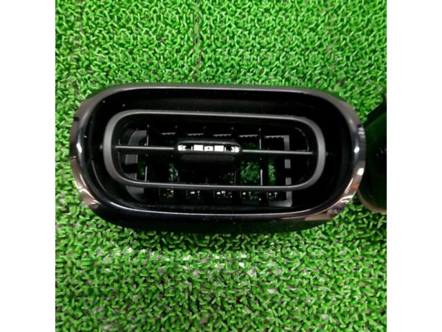 【ヤリス/MXPA10/KSP210】TOYOTA純正 エアコン吹き出し口