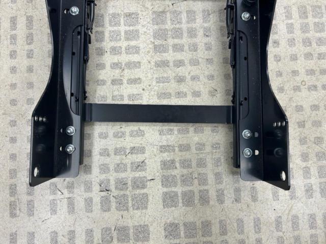 【BRZ/ZC6/ZD8/運転席側/RH】 BRIDE スーパーシートレール LFタイプ