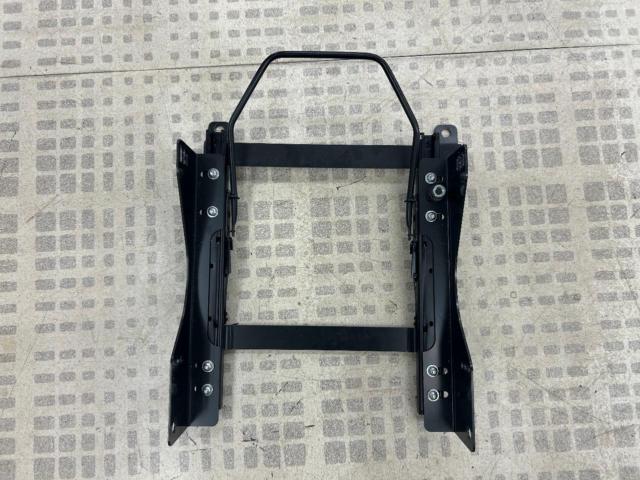 【BRZ/ZC6/ZD8/運転席側/RH】 BRIDE スーパーシートレール LFタイプ