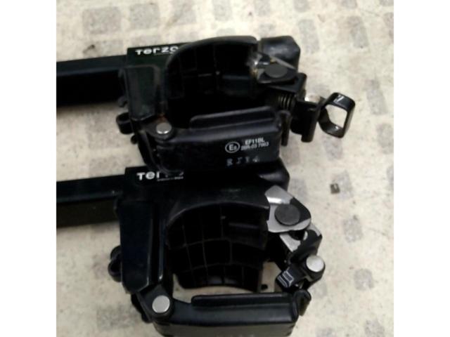 【ルーフレール付車用】TERZO ルーフレール用キャリア EF11BL+スクエアバー EB2