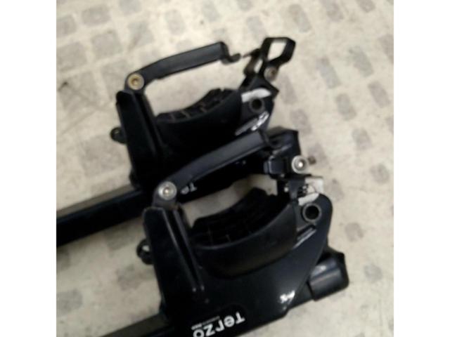 【ルーフレール付車用】TERZO ルーフレール用キャリア EF11BL+スクエアバー EB2