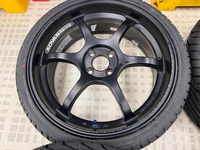 YOKOHAMA
ADVAN
RACING
RG
+
KENDA
KR 20