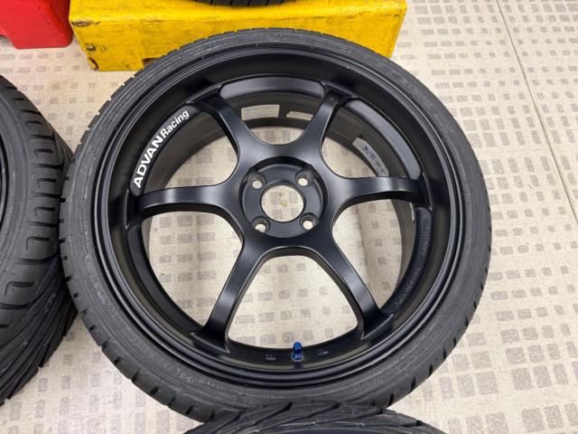 YOKOHAMA
ADVAN
RACING
RG
+
KENDA
KR 20