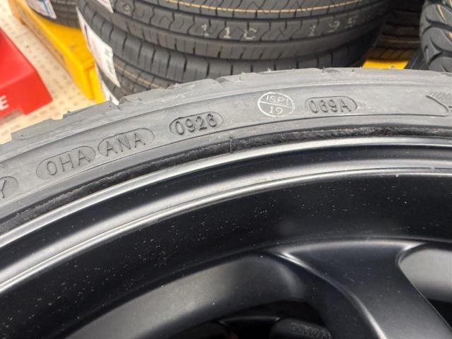 YOKOHAMA
ADVAN
RACING
RG
+
KENDA
KR 20