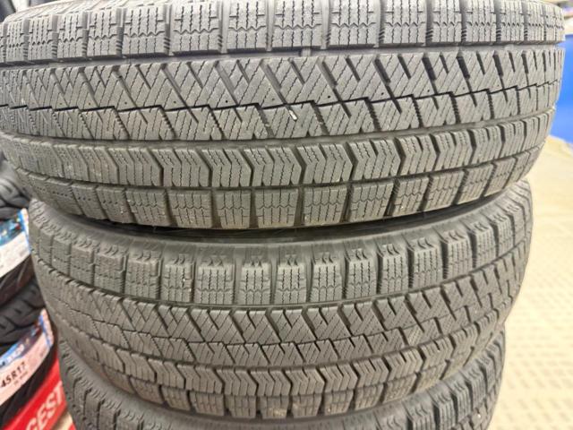 BRIDGESTONE
ECO
FORME
SE-15 +
BRIDGESTONE
BLIZZAK
VRX2