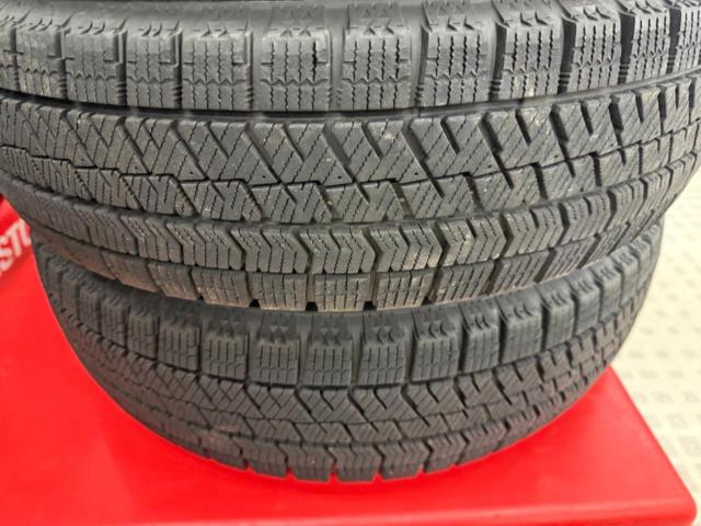 BRIDGESTONE
ECO
FORME
SE-15 +
BRIDGESTONE
BLIZZAK
VRX2