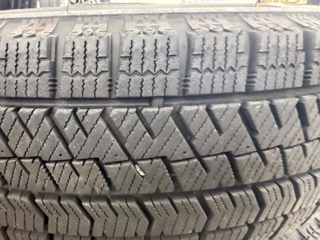 BRIDGESTONE
ECO
FORME
SE-15 +
BRIDGESTONE
BLIZZAK
VRX2