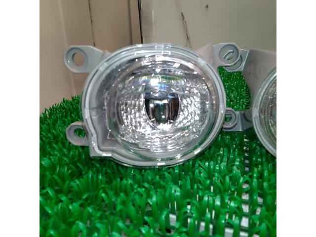 Toyota genuine
Fog lamp
KOITO
12-611