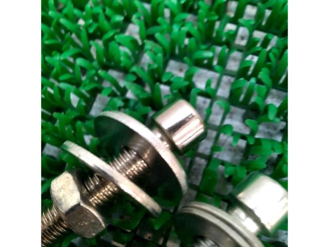 Small corner M8 mounting bolts