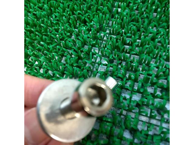 Small corner M8 mounting bolts