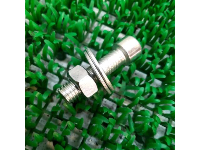Small corner M8 mounting bolts