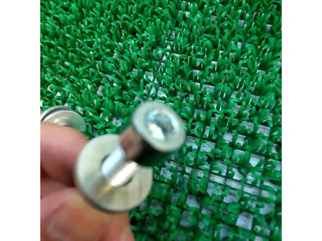 Small corner M8 mounting bolts