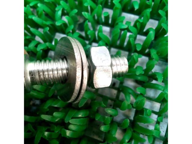 Small corner M8 mounting bolts