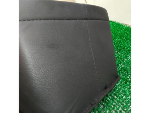 Size: Approximately 235 x 160 mm (for use in a car)
With Velcro on back