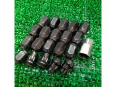 21 HEX
M12xP1.5 Wheel Mount Locking Nuts
black