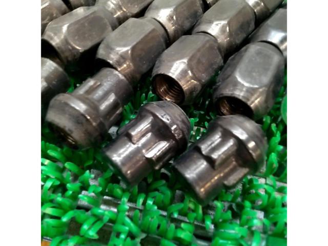 21 HEX
M12xP1.5 Wheel Mount Locking Nuts
black