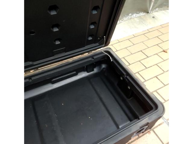 Pelican
Fully waterproof cargo case