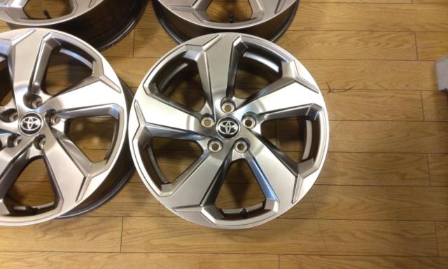 TOYOTA RAV4/50系前期Gグレード純正ホイール