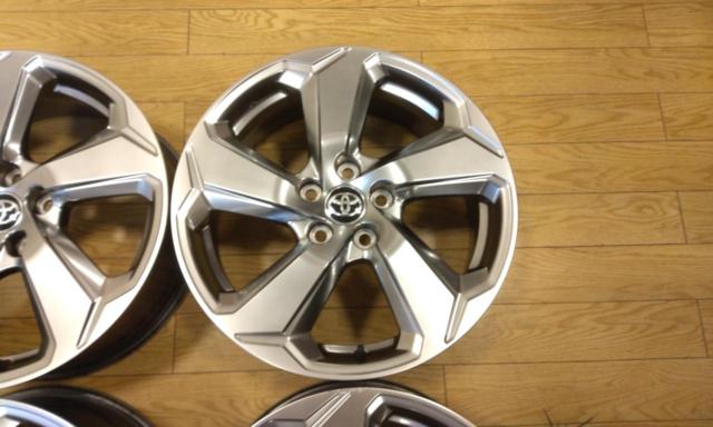 TOYOTA RAV4/50系前期Gグレード純正ホイール