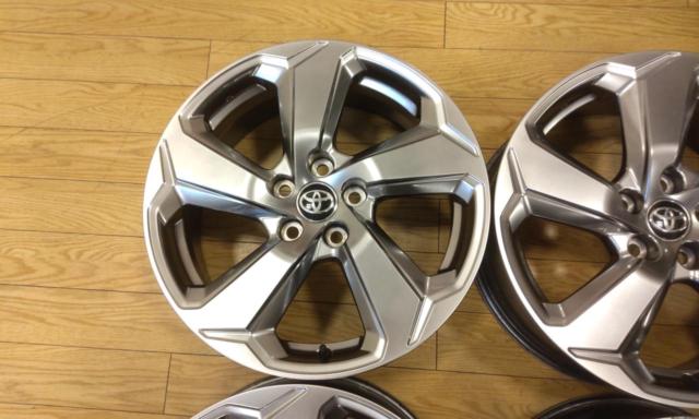 TOYOTA RAV4/50系前期Gグレード純正ホイール