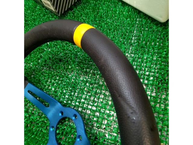 MOMO MOD.08 ディープコーンステアリング 35Φ