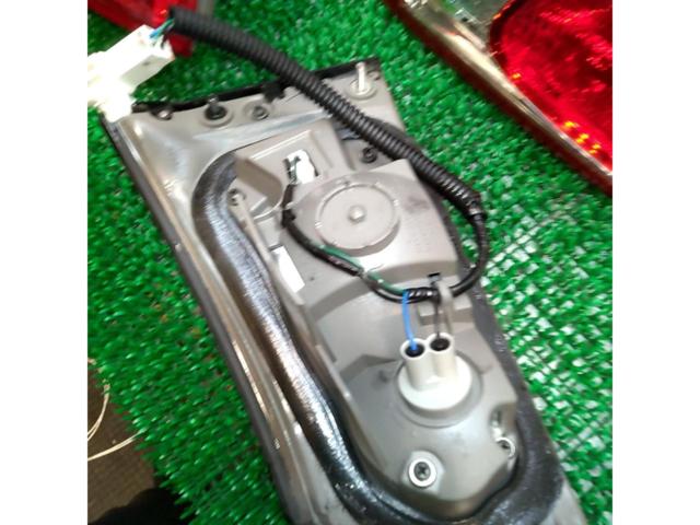 純正テールレンズ【IS250 GSE20 中期】