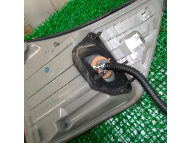 純正テールレンズ【IS250 GSE20 中期】