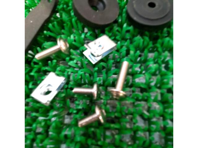 Knuckle guard spacer
