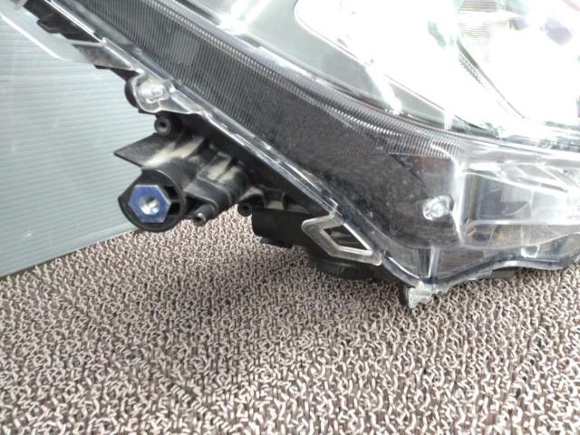 TOYOTA 純正LEDヘッドライト
