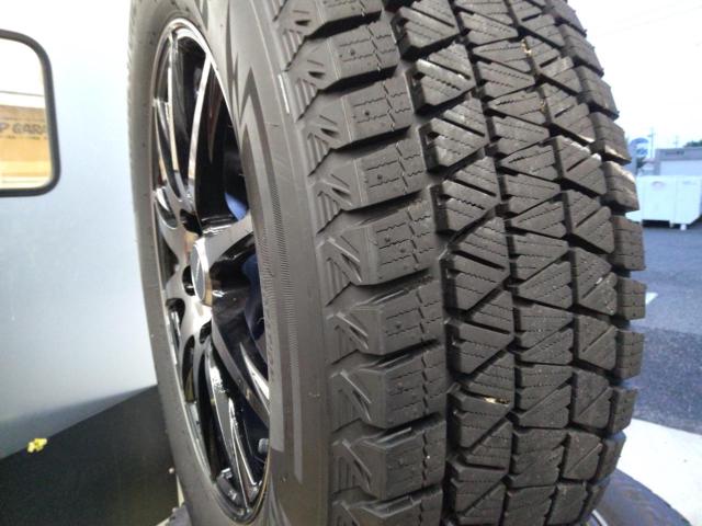 BRIDGESTONE ECO FORME CRS23+BRIDGESTONE BLIZZAK DM-V3