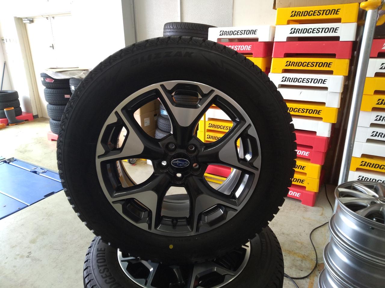 SUBARU
GT system
XV
Original wheel
+ BRIDGESTONE
BLIZZAK
DM-V3
