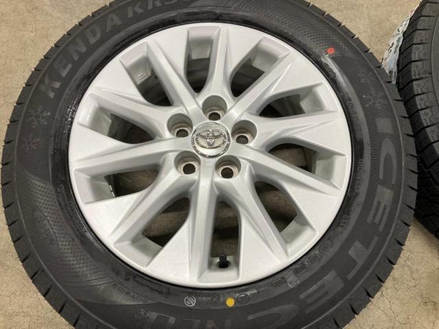 Toyota
Prius PHV
ZVW35
Original wheel
+
KENDA
KR36