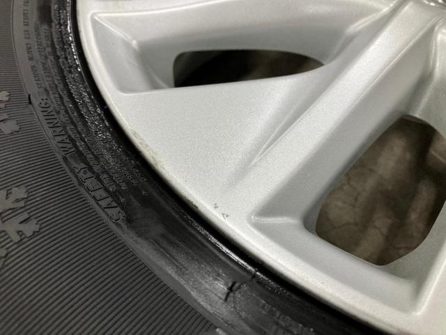 Toyota
Prius PHV
ZVW35
Original wheel
+
KENDA
KR36