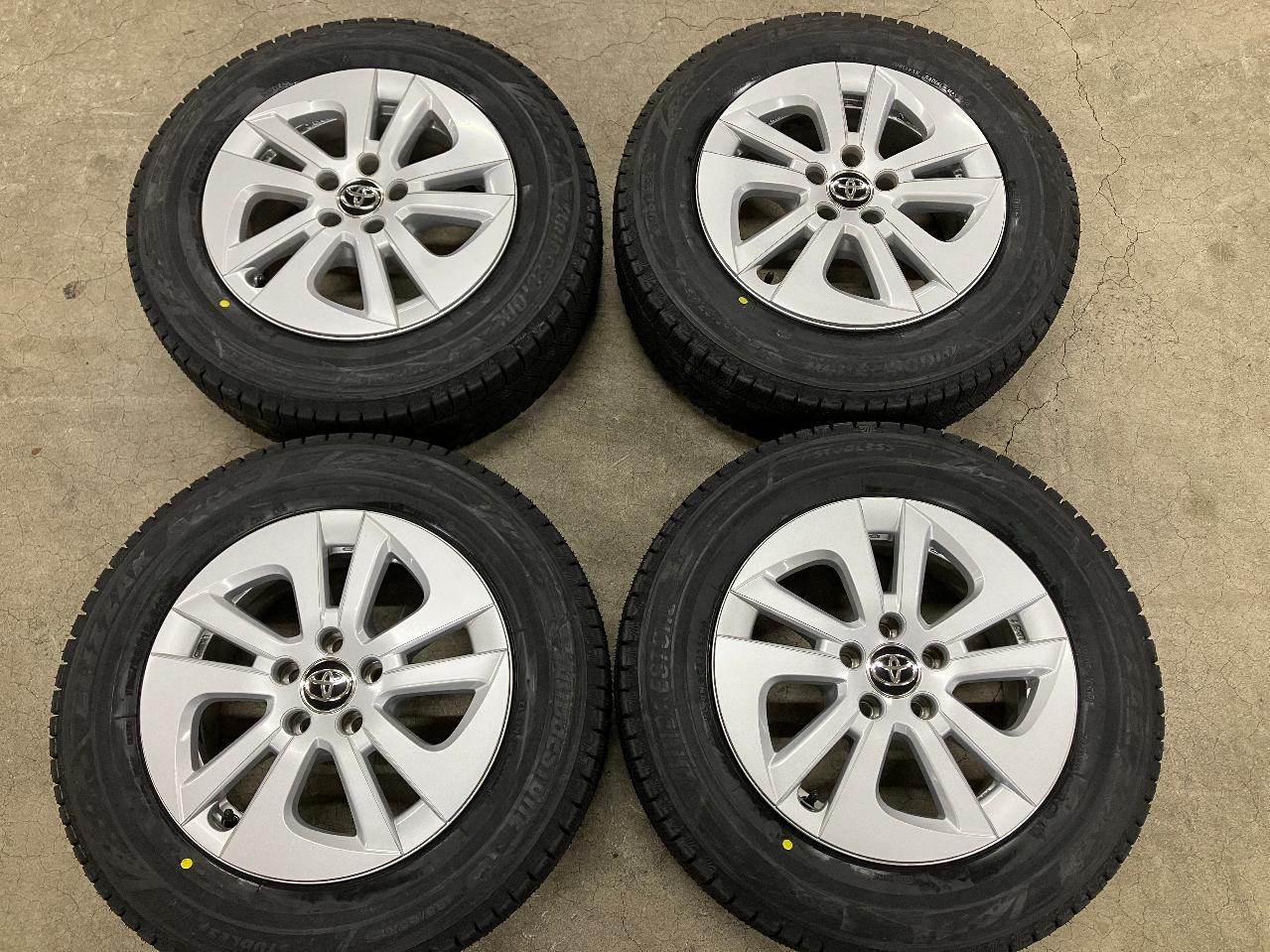 Toyota
Prius / 50 system
Original wheel
+
BRIDGESTONE
BLIZZAK
VRX3