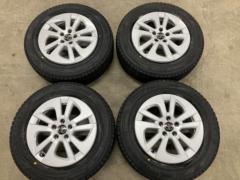 Toyota
Prius / 50 system
Original wheel
+
BRIDGESTONE
BLIZZAK
VRX3