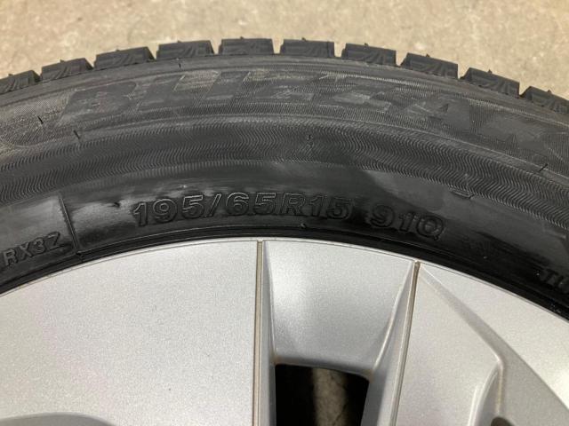 Toyota
Prius / 50 system
Original wheel
+
BRIDGESTONE
BLIZZAK
VRX3