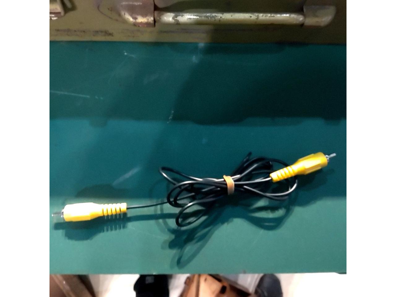 RCA cable
Male / male