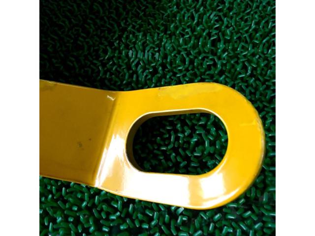 APIO
Tow hooks
Front yellow JIMNY