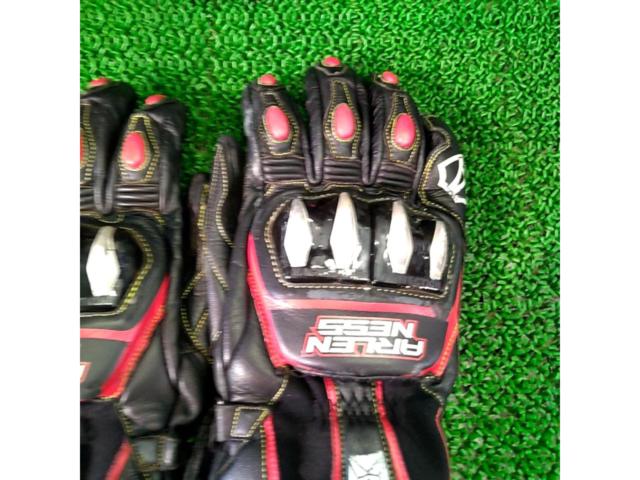 Arlen
Ness
Magnesium racing gloves Size: L/9