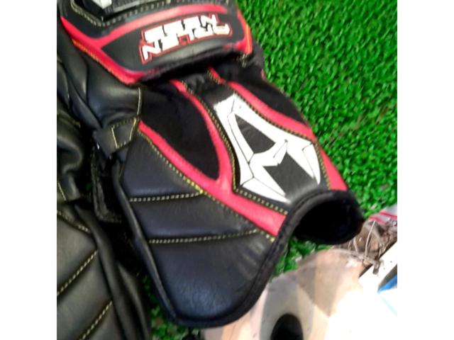 Arlen
Ness
Magnesium racing gloves Size: L/9