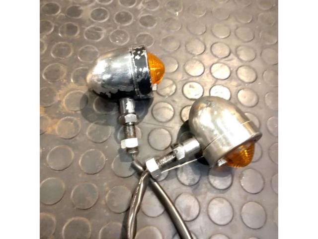 Unknown Manufacturer
Turn signal
Plated cover