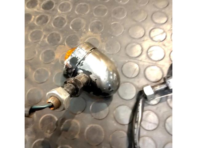 Unknown Manufacturer
Turn signal
Plated cover