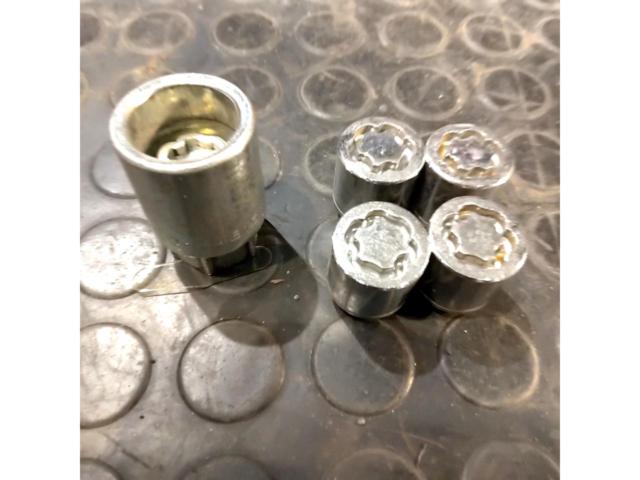 Genuine Toyota McGARD lock nuts (tapered)
08456-B2020